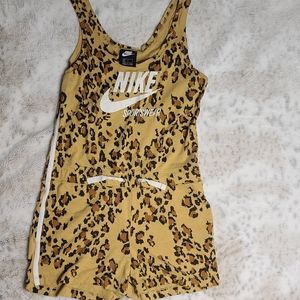 🤑2 FOR $40🤑EUC Nike Leopard Print Vintage Romper